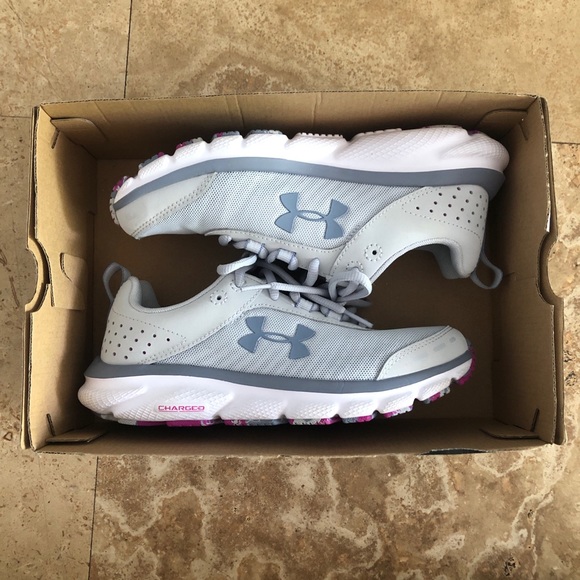 Under Armour Charged Assert Sz 6.5 Sneakers - Picture 3 of 12